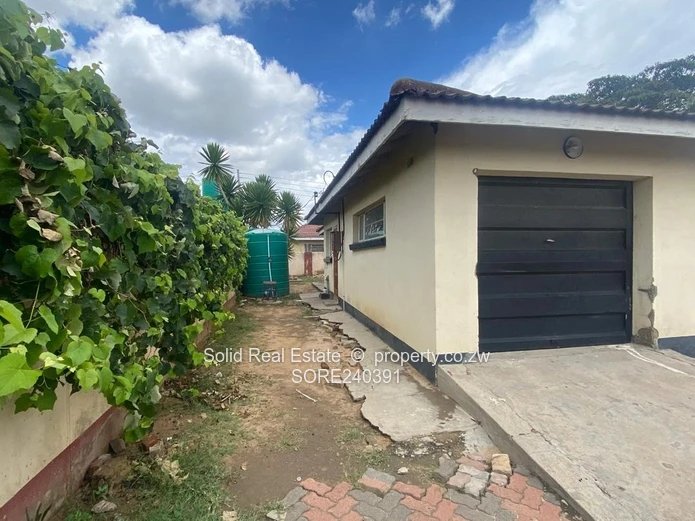 A Residential House For Sale In Mainway Meadows