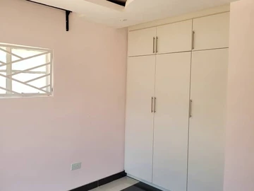 3 Bedroom Flat & Apartment