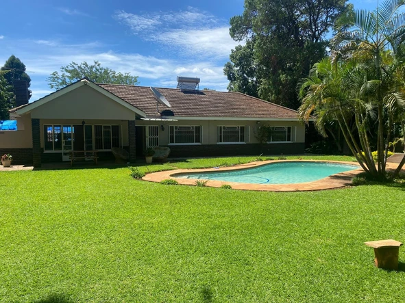 4 Bedroom Flat & Apartment